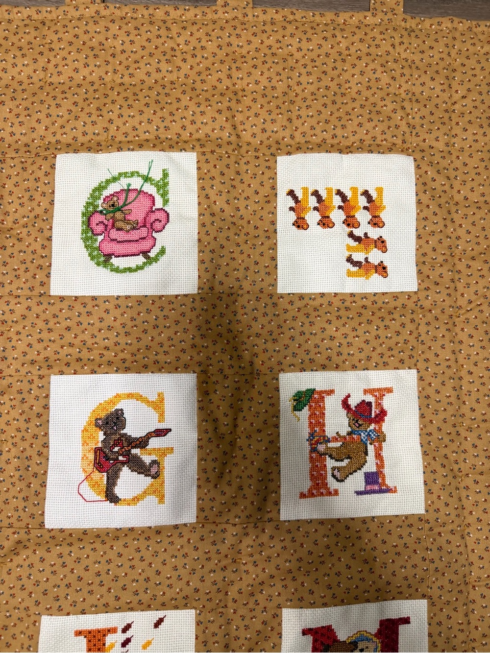 Vintage 1980s Handmade Alphabet Baby Quilt / Teacher-Made Keepsake 55 X 45 In - Picture 10 of 15